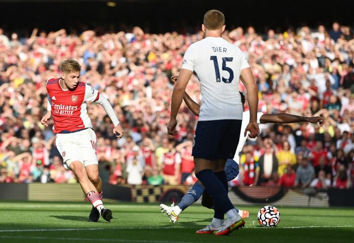 Arsenal hồi sinh mạnh mẽ, cuốn phăng Tottenham
