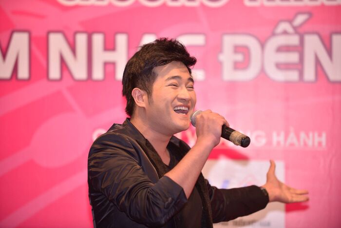 Một nam ca sĩ đăng đàn cho hay 'đàn chị' đã nhận '138 chiếc đơn tố cáo', netizen 'đoán già đoán non'