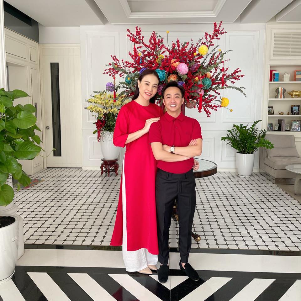 Cận cảnh biệt thự bề thế, sang trọng từng ngóc ngách của Cường Đô La - Đàm Thu Trang Cận cảnh biệt thự bề thế, sang trọng từng ngóc ngách của Cường Đô La - Đàm Thu Trang