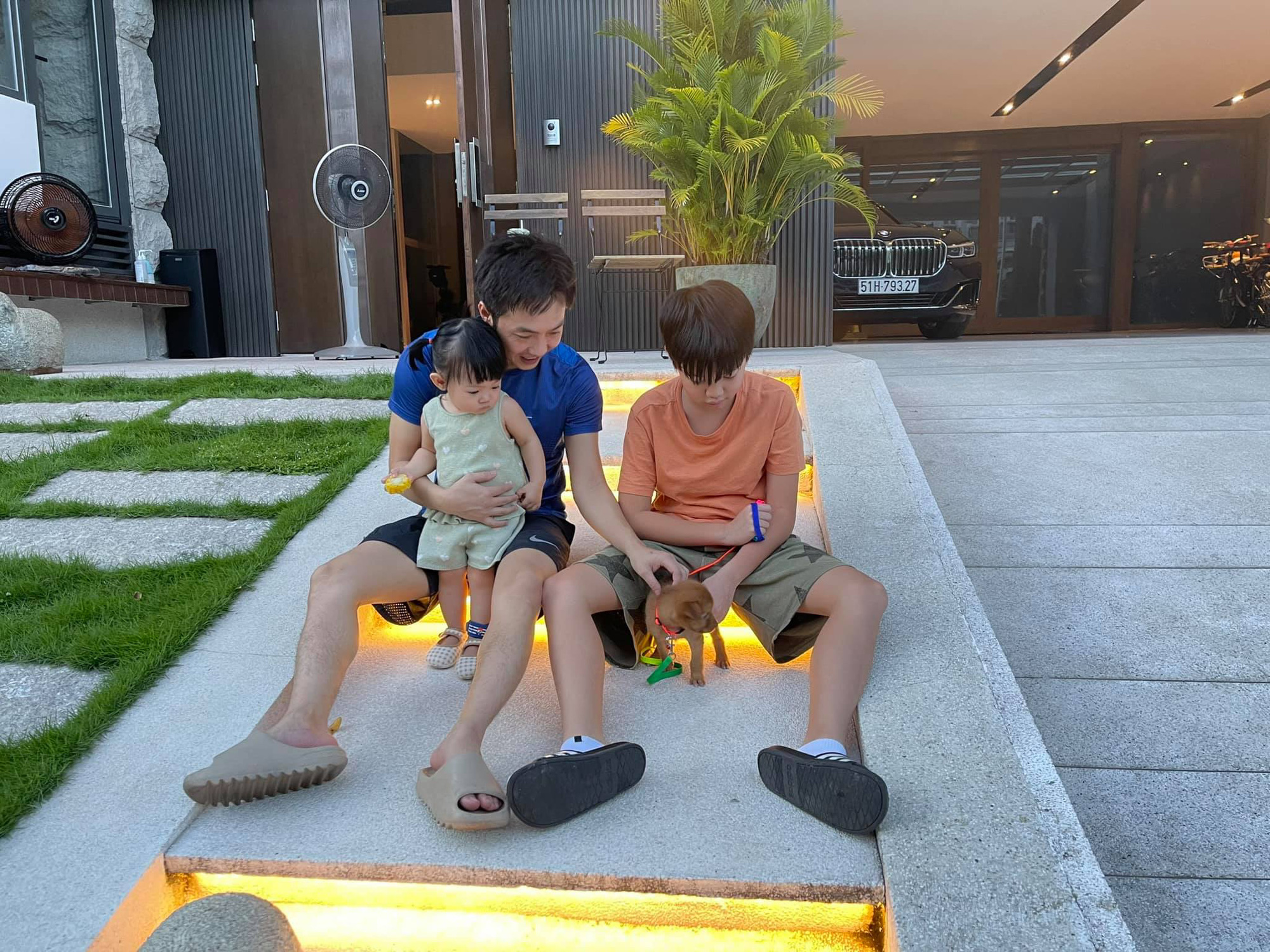 Cận cảnh biệt thự bề thế, sang trọng từng ngóc ngách của Cường Đô La - Đàm Thu Trang Cận cảnh biệt thự bề thế, sang trọng từng ngóc ngách của Cường Đô La - Đàm Thu Trang