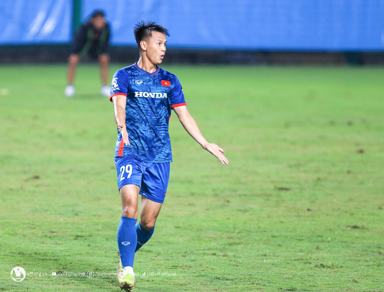 Chưa bình phục chấn thương, Văn Hậu chia tay đội tuyển Việt Nam