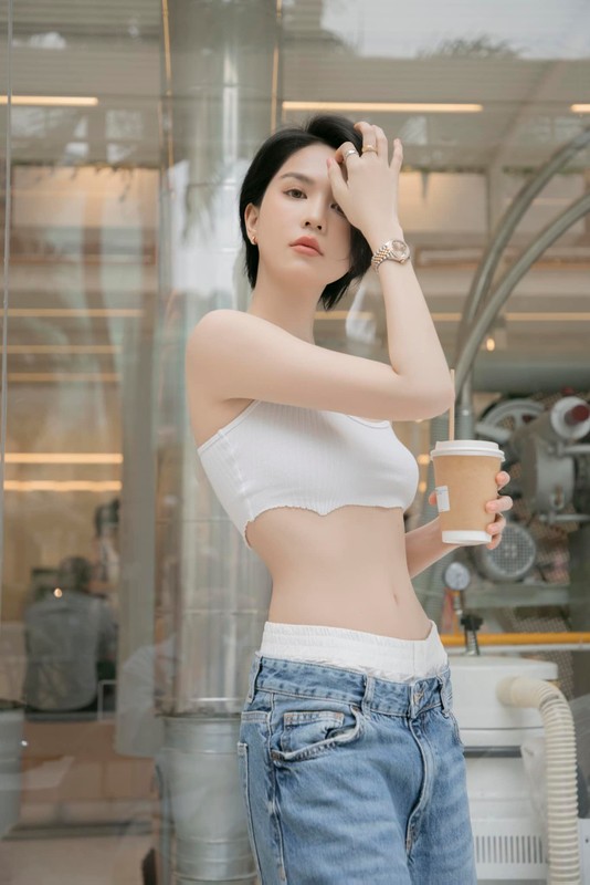 Ngọc Trinh ngày càng gợi cảm sau thời gian chuộng mốt gái ngoan Ngọc Trinh ngày càng gợi cảm sau thời gian chuộng mốt gái ngoan