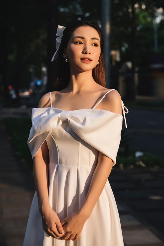 Hòa Minzy xin nhận nuôi bé gái mồ côi ở Làng Nủ Hòa Minzy xin nhận nuôi bé gái mồ côi ở Làng Nủ