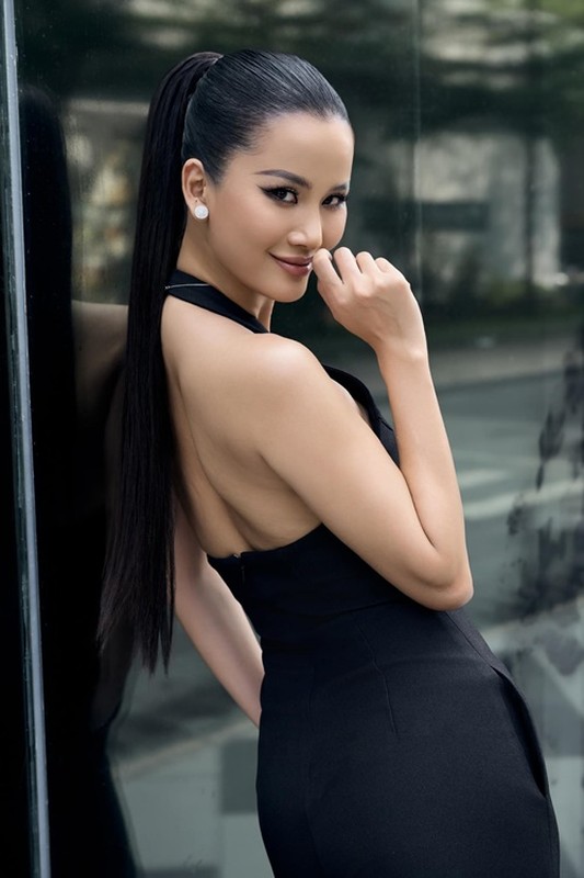 Hương Ly bức xúc trước tin đồn “cặp kè” Chủ tịch Miss Universe Vietnam