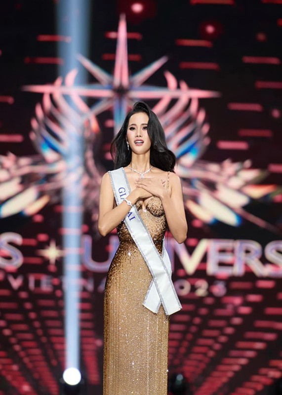 Hương Ly bức xúc trước tin đồn “cặp kè” Chủ tịch Miss Universe Vietnam