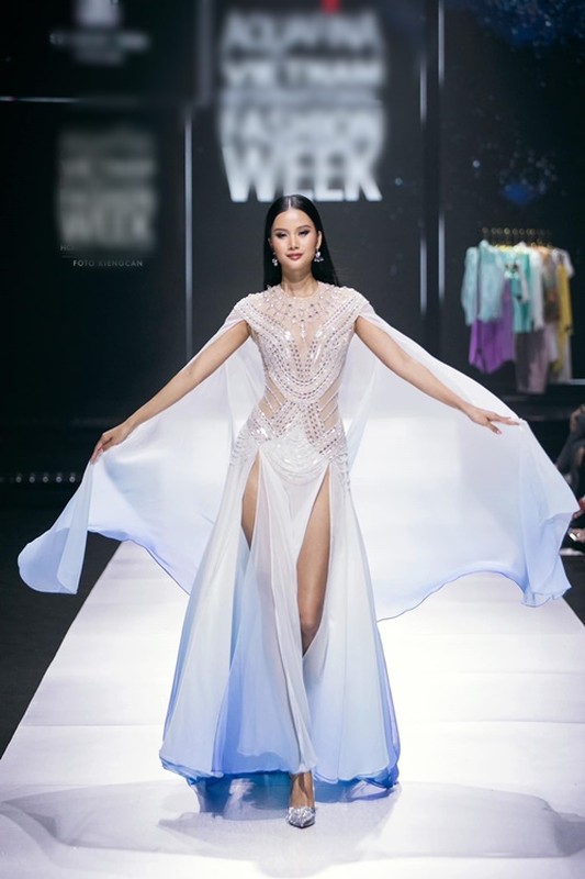 Hương Ly bức xúc trước tin đồn “cặp kè” Chủ tịch Miss Universe Vietnam