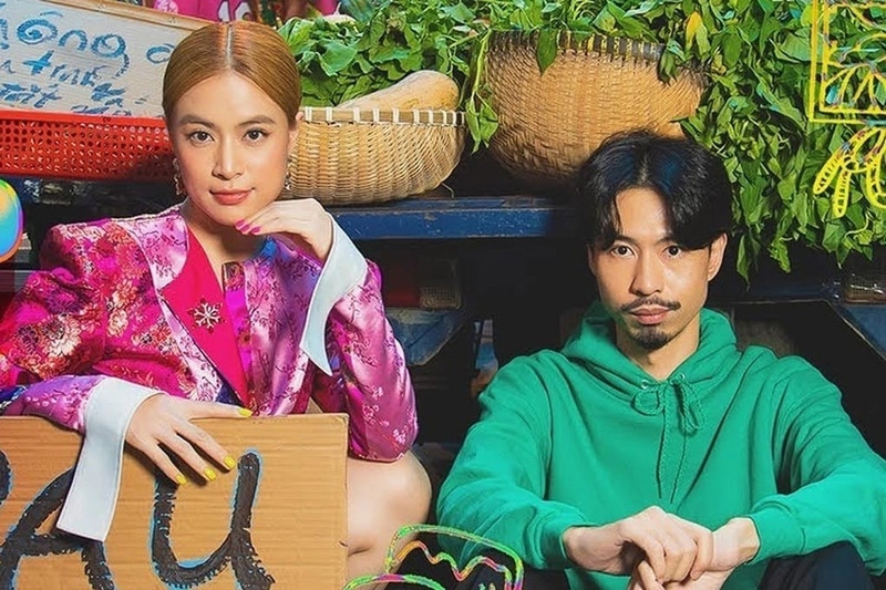 Lộ khung hình tình tứ, Đen Vâu và Hoàng Thùy Linh 'ngầm' công khai tình cảm?