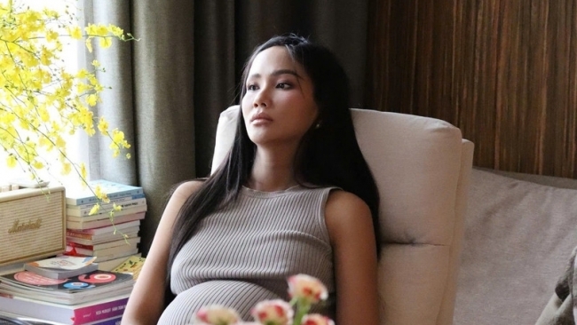 Hoa hậu H'Hen Niê nghẹn ngào 'có mẹ là một diễm phúc'