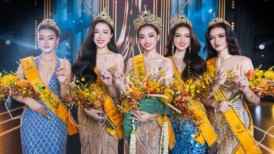 Chia sẻ gây chú ý của người đẹp 10X sau khi đăng quang Miss Grand Vietnam 2025