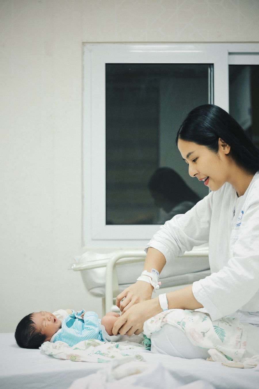 Hoa hậu Ngọc Hân chia sẻ điều đặc biệt khi sinh con