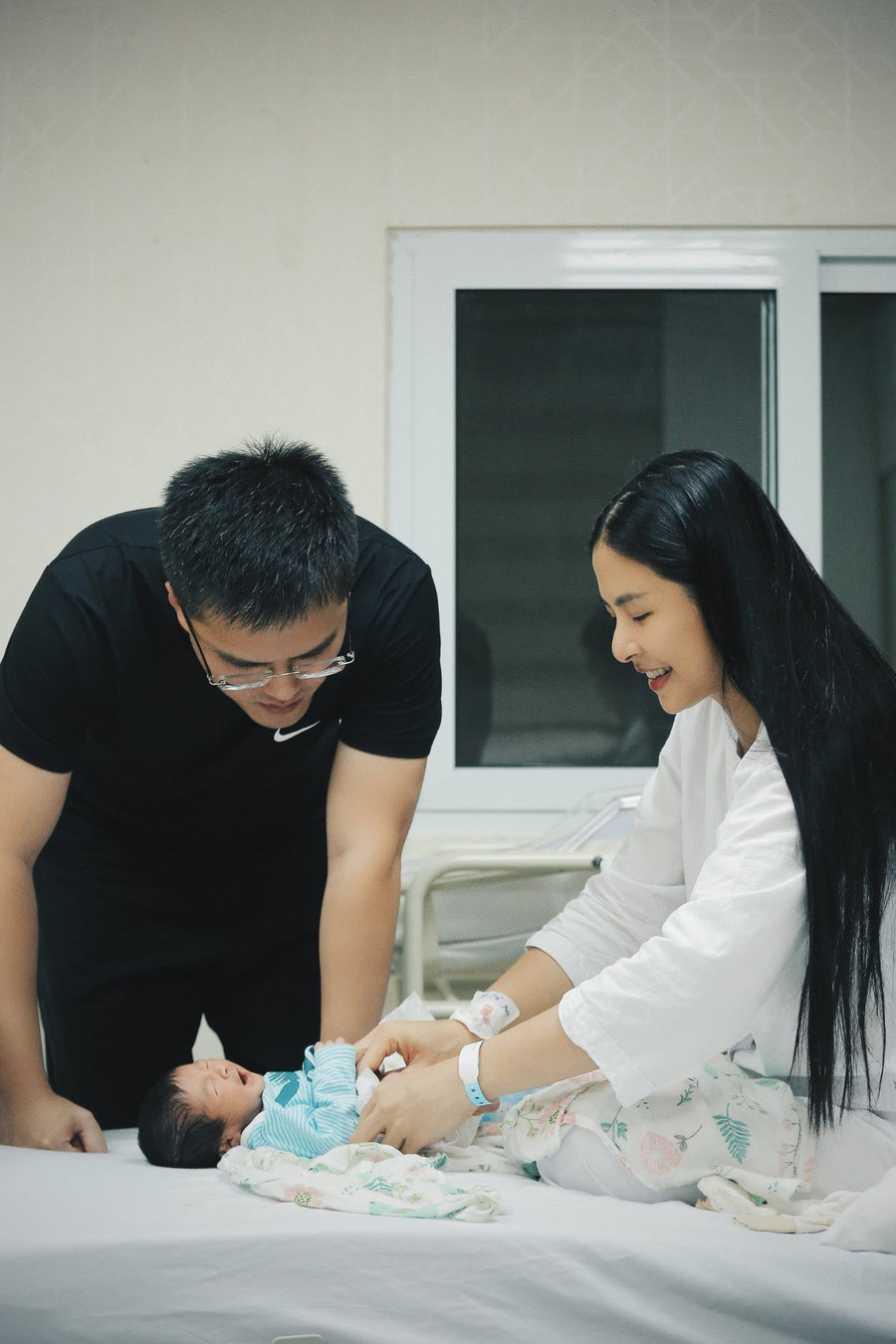 Hoa hậu Ngọc Hân chia sẻ điều đặc biệt khi sinh con