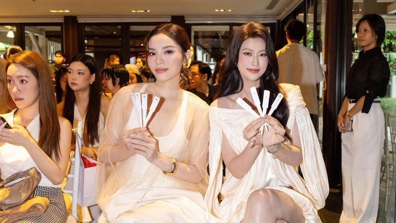 Kỳ Duyên và Thiên Ân liên tục 'dính như sam' khiến fan không khỏi tò mò