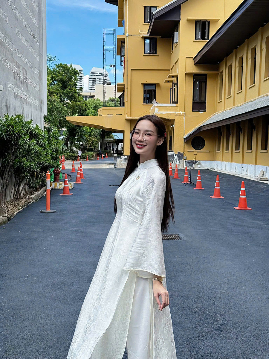 Hoa hậu Bảo Ngọc giảng dạy tại trường đại học danh tiếng Thái Lan