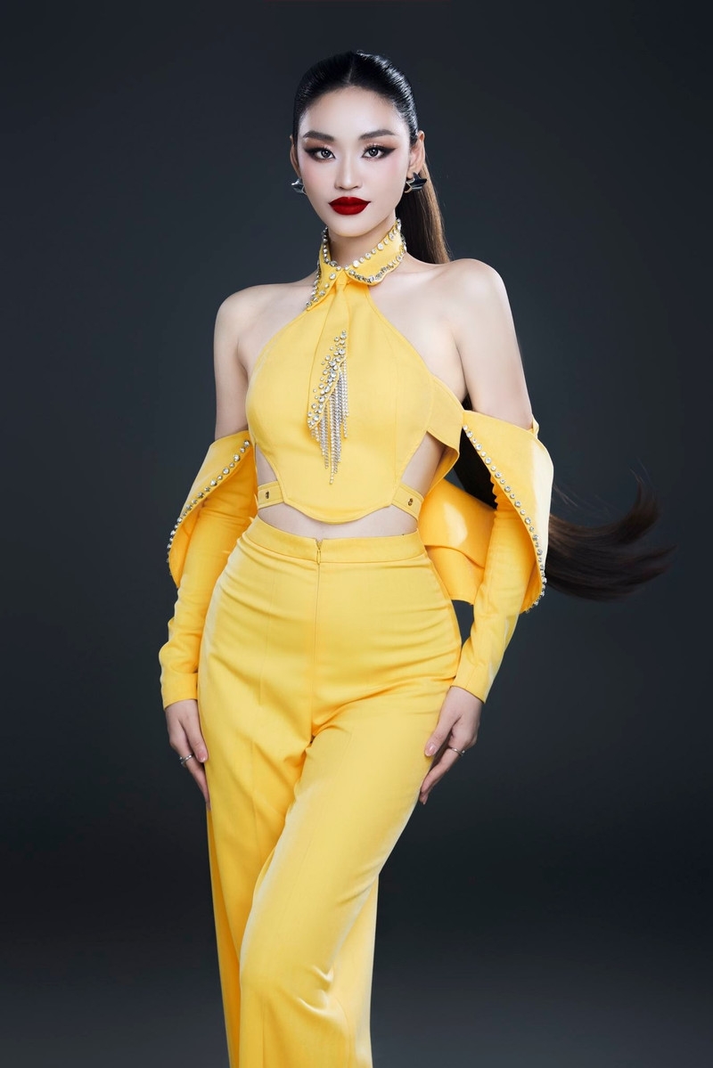 Hoa hậu Yến Nhi mang 20 vali hành lý tới Miss Grand International 2025