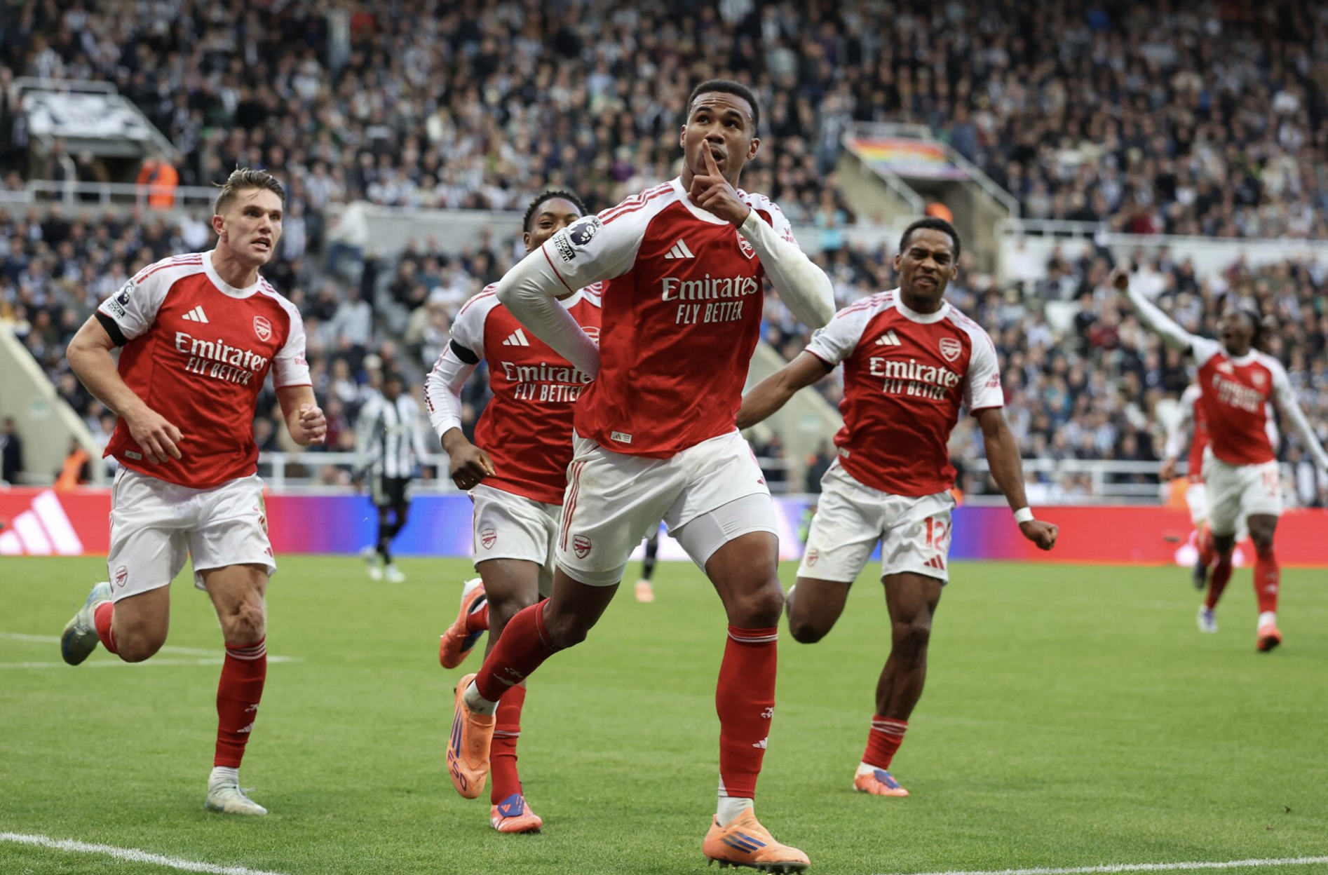 Arsenal thắng ngược Newcastle ở phút bù giờ
