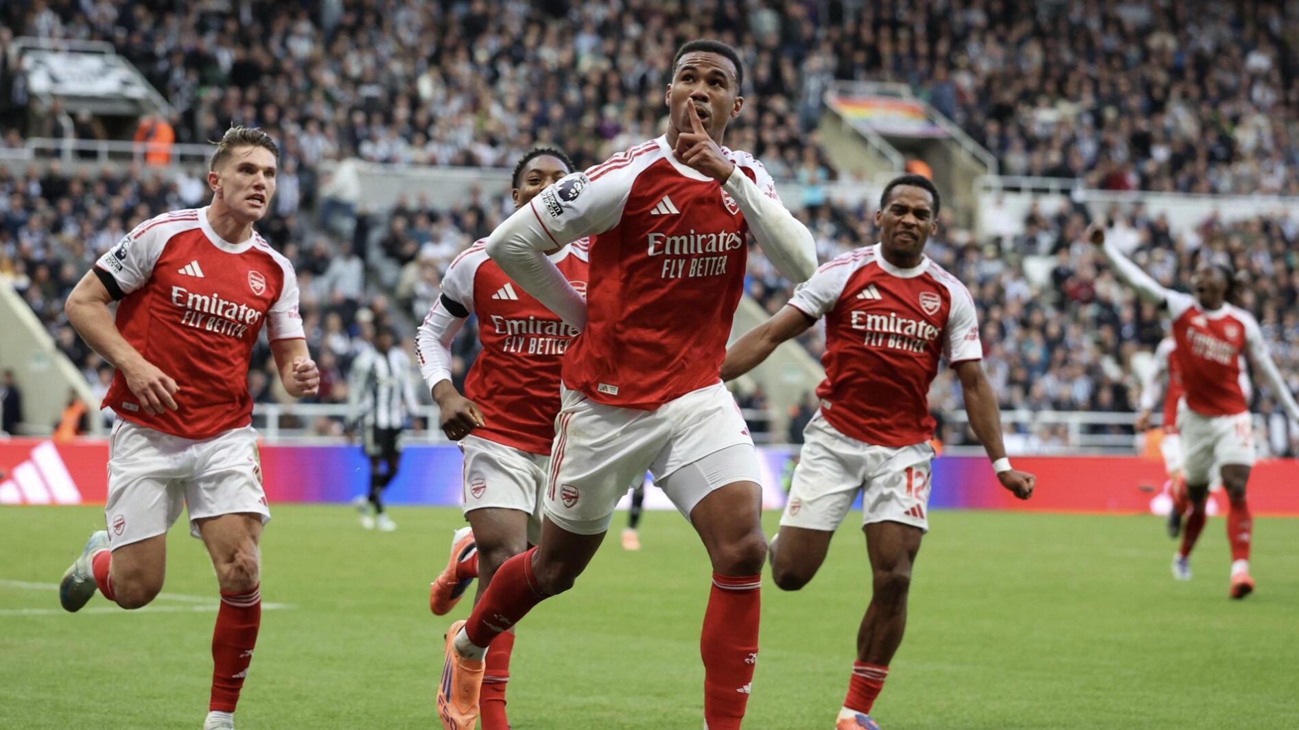 Arsenal thắng ngược Newcastle ở phút bù giờ