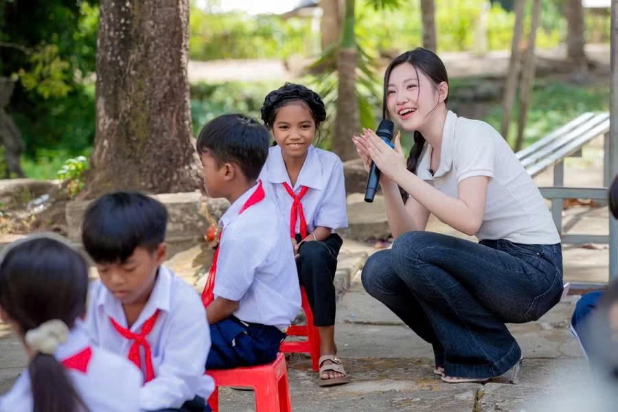 Á hậu Khánh Như khởi động dự án trao máy tính cho trẻ em có hoàn cảnh khó khăn