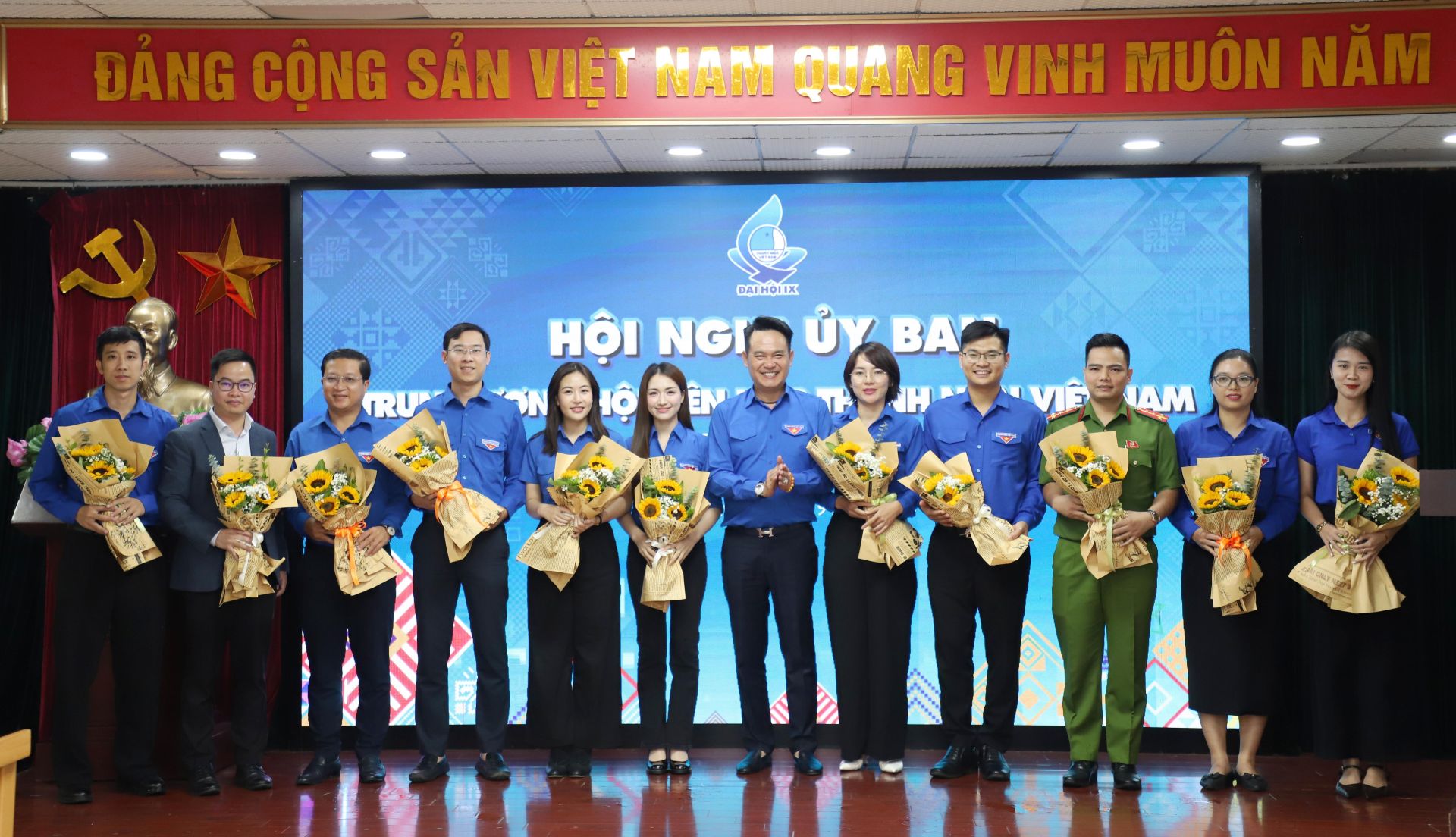 Ca sĩ Hòa Minzy tham gia Ủy ban Trung ương Hội LHTN Việt Nam