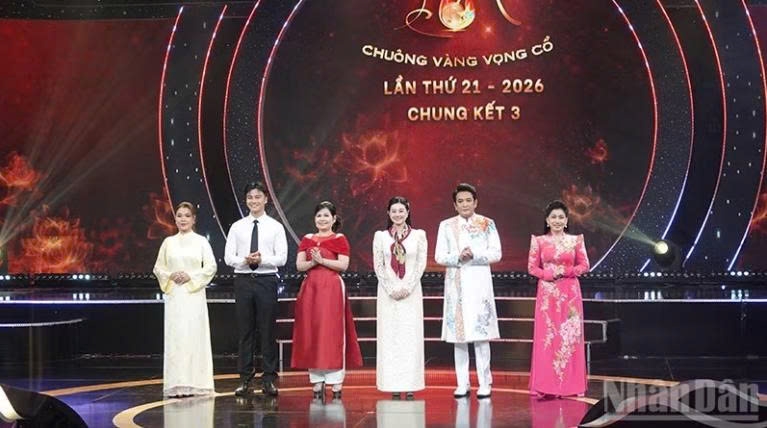 Ba thí sinh Huỳnh Kim Tho, Trần Văn Khiêm và Võ Thị Bé bước vào đêm Chung kết xếp hạng Chuông vàng vọng cổ 2026 Ba thí sinh Huỳnh Kim Tho, Trần Văn Khiêm và Võ Thị Bé bước vào đêm Chung kết xếp hạng Chuông vàng vọng cổ 2026