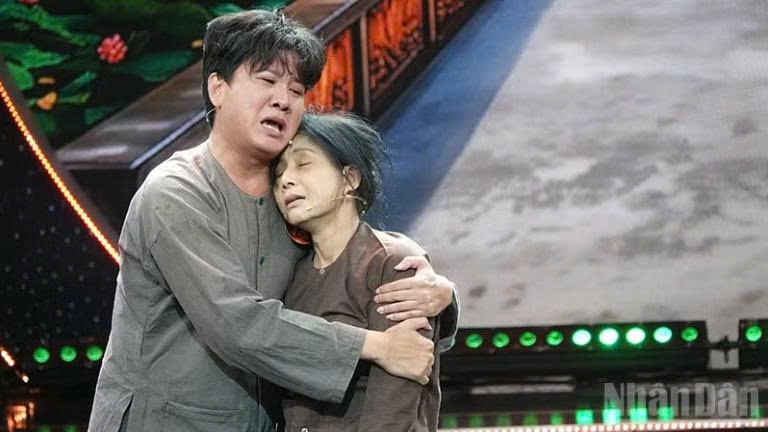 Ba thí sinh Huỳnh Kim Tho, Trần Văn Khiêm và Võ Thị Bé bước vào đêm Chung kết xếp hạng Chuông vàng vọng cổ 2026 Ba thí sinh Huỳnh Kim Tho, Trần Văn Khiêm và Võ Thị Bé bước vào đêm Chung kết xếp hạng Chuông vàng vọng cổ 2026