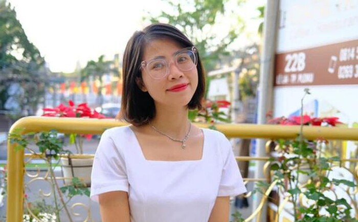 YouTuber Thơ Nguyễn 'chơi lớn', chi hơn nửa tỉ đồng mua xe tặng mẹ để chở phân cho rẫy
