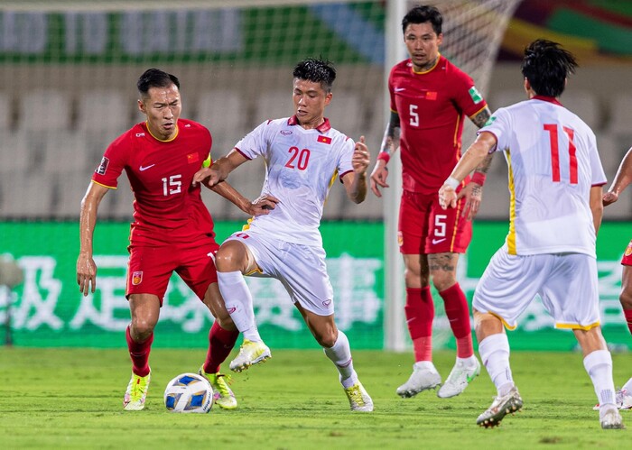 Việt Nam đấu Oman: Phan Văn Đức đá chính, Công Phượng và Văn Toàn dự bị?