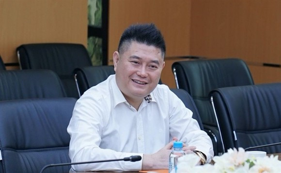 Bầu Thụy muốn nâng đỡ Hồ Văn Cường, thẳng thắn bày tỏ: 'Ê-kíp Phi Nhung không còn giá trị'