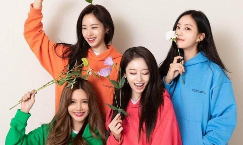 Sao Hàn ngày 17/10: Joy (Red Velvet) bị chỉ trích vì thiếu tương tác với fan trên Bubble