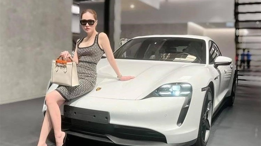 Xế hộp chạy bằng điện giá 8,5 tỉ đồng mà ca sĩ Di Băng được ông xã tặng