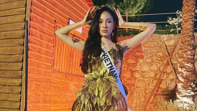 Ái Nhi hóa nữ thần Hi Lạp khi tham gia đêm tiệc Halloween tại Miss Intercontinental