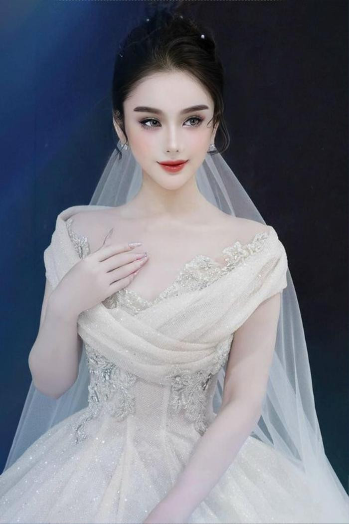 Lâm Khánh Chi rục rịch thử váy cưới, bị nghi chuẩn bị tái hôn?