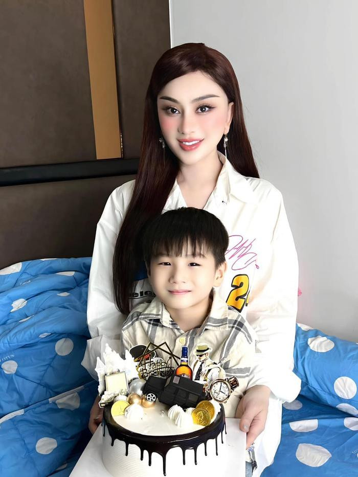 Lâm Khánh Chi rục rịch thử váy cưới, bị nghi chuẩn bị tái hôn? Lâm Khánh Chi rục rịch thử váy cưới, bị nghi chuẩn bị tái hôn?