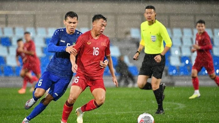 Nghịch lý từ phát biểu của HLV Troussier sau 2 trận thua: World Cup là bánh vẽ?