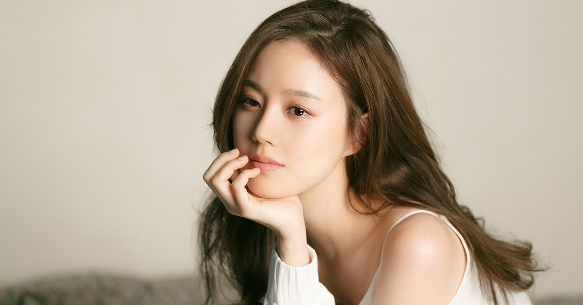 moon chae won.jpg