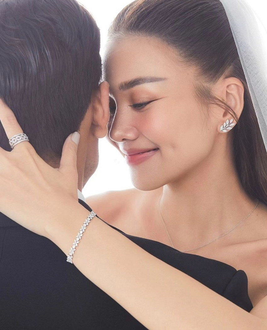Hé lộ không gian đám cưới riêng tư của Thanh Hằng và chồng nhạc trưởng Hé lộ không gian đám cưới riêng tư của Thanh Hằng và chồng nhạc trưởng