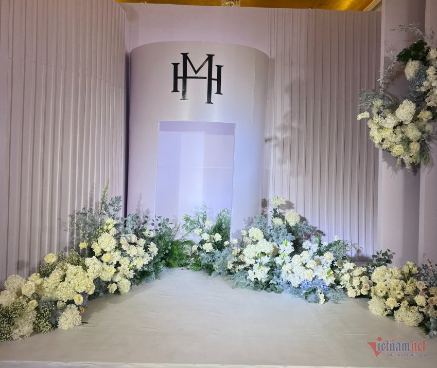 Hé lộ không gian đám cưới riêng tư của Thanh Hằng và chồng nhạc trưởng