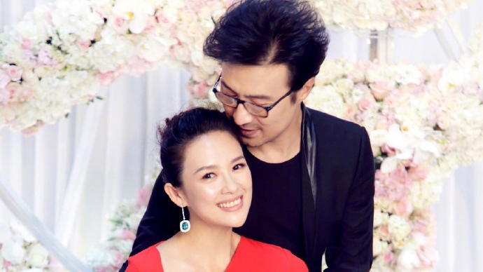 Chương Tử Di bất ngờ ly hôn ca sĩ Uông Phong sau 8 năm chung sống