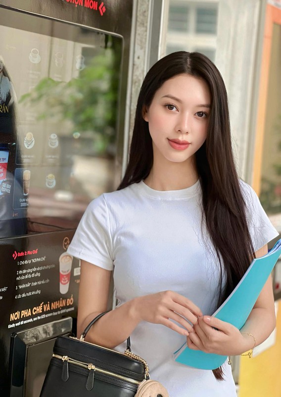 Gái xinh xuất hiện cạnh Quang Linh Vlogs trên sân pickleball là ai? Gái xinh xuất hiện cạnh Quang Linh Vlogs trên sân pickleball là ai?