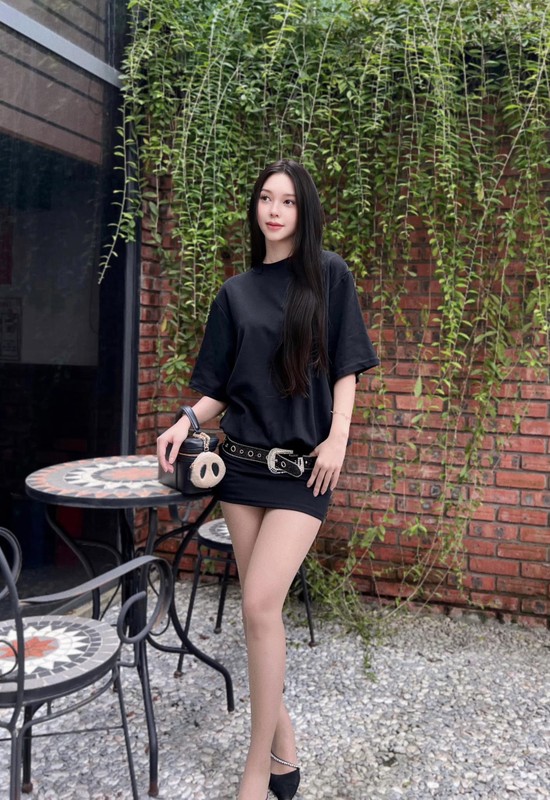 Gái xinh xuất hiện cạnh Quang Linh Vlogs trên sân pickleball là ai? Gái xinh xuất hiện cạnh Quang Linh Vlogs trên sân pickleball là ai?