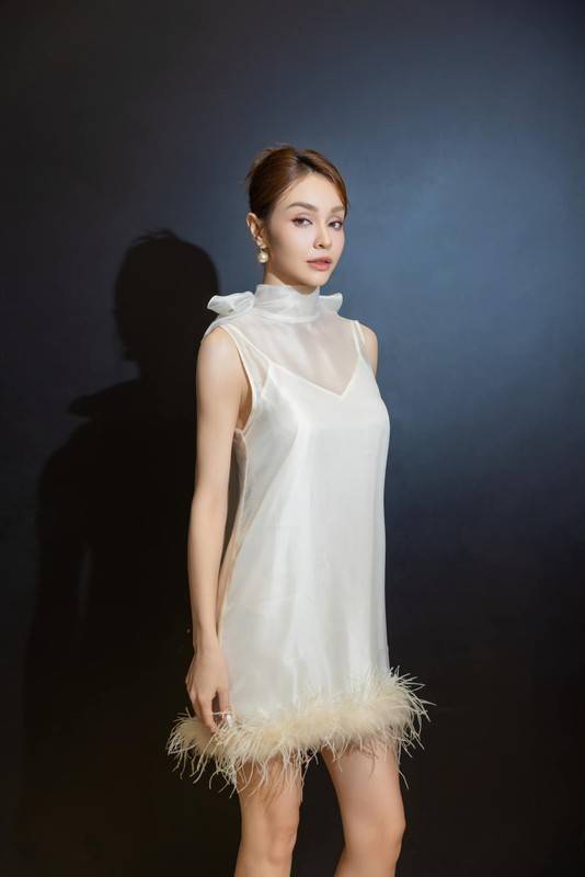 Đọ sắc những “bông hồng lai” đang làm mưa làm gió showbiz Việt Đọ sắc những “bông hồng lai” đang làm mưa làm gió showbiz Việt