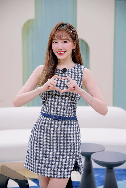 Đọ sắc những “bông hồng lai” đang làm mưa làm gió showbiz Việt Đọ sắc những “bông hồng lai” đang làm mưa làm gió showbiz Việt