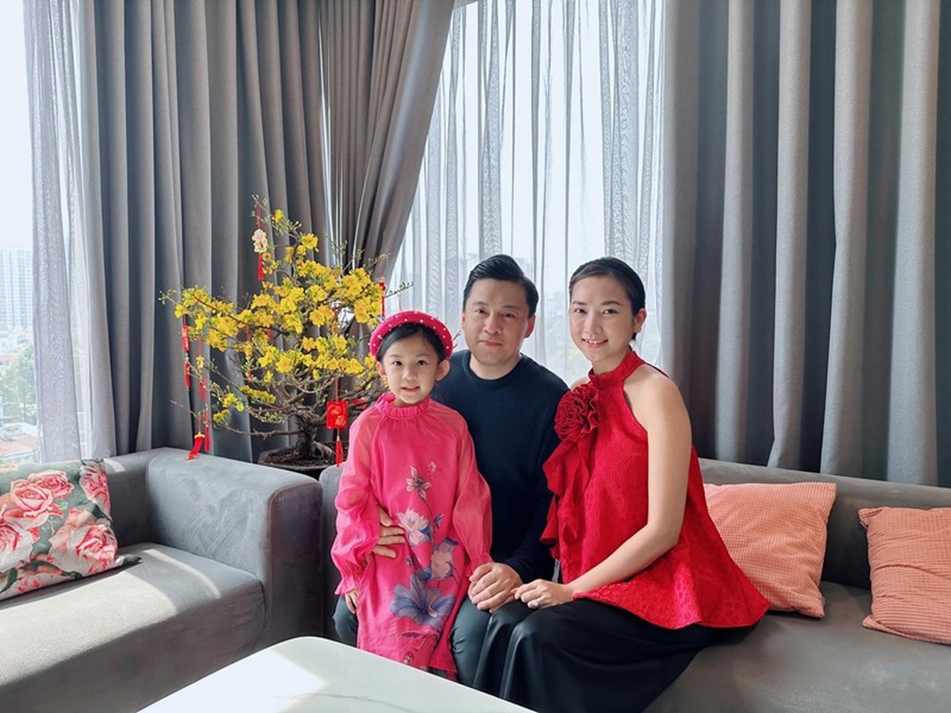 Lam Trường giàu “khủng”, hôn nhân viên mãn bên vợ hai kém 17 tuổi Lam Trường giàu “khủng”, hôn nhân viên mãn bên vợ hai kém 17 tuổi