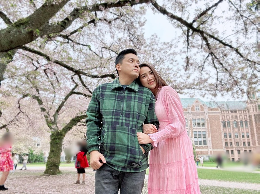 Lam Trường giàu “khủng”, hôn nhân viên mãn bên vợ hai kém 17 tuổi Lam Trường giàu “khủng”, hôn nhân viên mãn bên vợ hai kém 17 tuổi