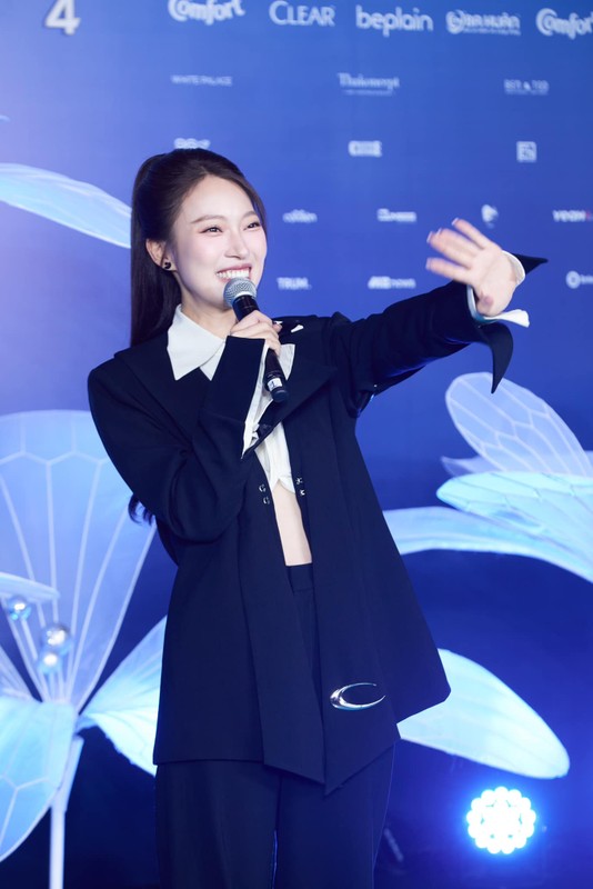 Khánh Vy mếu máo vì lạc sang concert “Anh Trai Say Hi“ Khánh Vy mếu máo vì lạc sang concert “Anh Trai Say Hi“