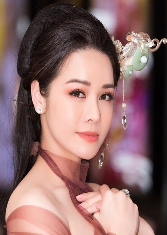 Nhật Kim Anh giàu “khủng”, tình duyên lận đận