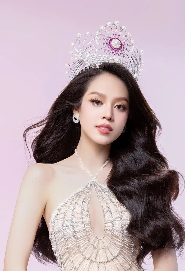 Hoa hậu Thanh Thủy nhận tin trước giờ lên đường tham gia Miss International 2024