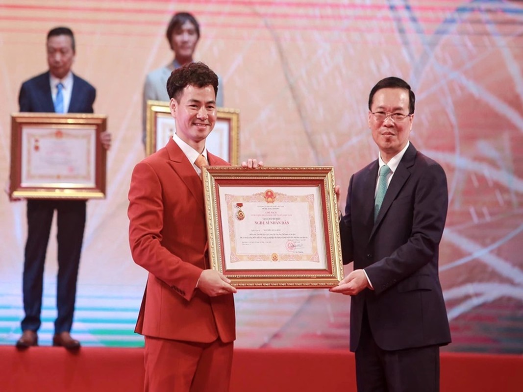 Sự nghiệp ngày càng rực rỡ của NSND Xuân Bắc Sự nghiệp ngày càng rực rỡ của NSND Xuân Bắc