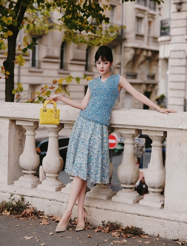 Hai mỹ nhân Tân Cương gây 'sốt' tại Tuần lễ Thời trang Paris