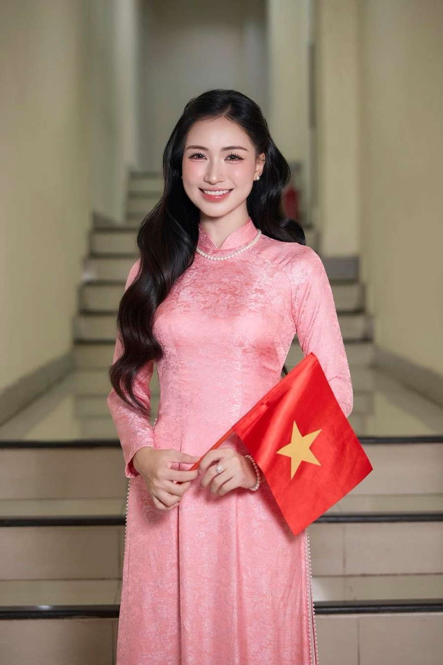 Hòa Minzy ủng hộ 500 triệu đồng, chung tay hỗ trợ quê hương Bắc Ninh vượt mưa lũ