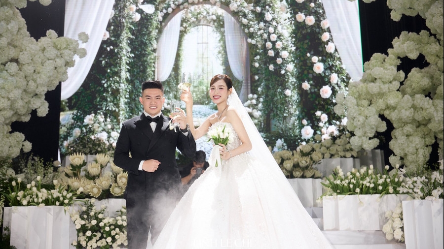 Đỗ Thị Hà gây xúc động mạnh, nghẹn ngào nhắn gửi tới cha trong ngày lên xe hoa